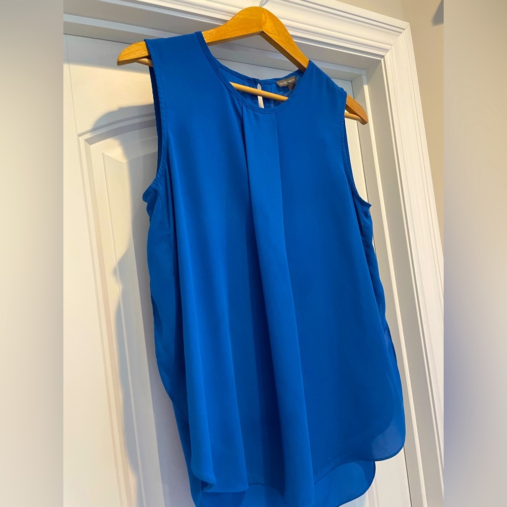 Vince Camuto blue sleeveless top. Size medium.